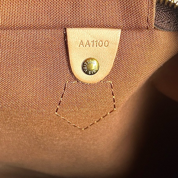Louis Vuitton Monogram Speedy 40 - Picture 14 of 16